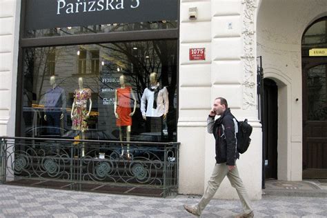 dior shops in prague.